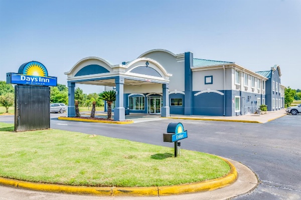 Days Inn by Wyndham Coliseum Montgomery AL image 1