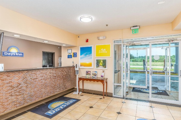 Days Inn by Wyndham Coliseum Montgomery AL image 3